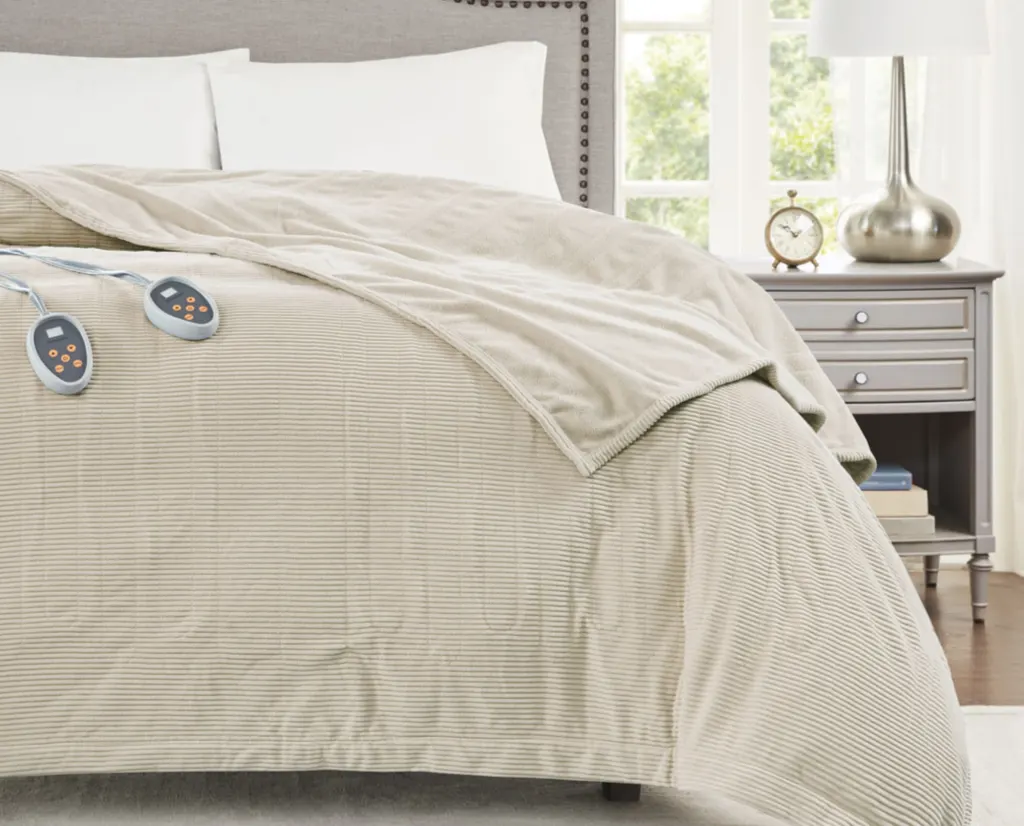 ElectricMicroFleeceHeatedBlanketBeigeRoomPLPJuly202501
